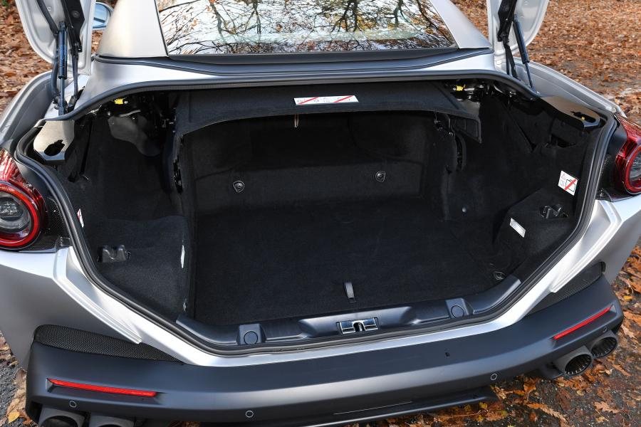 Багажник Ferrari Portofino 2018 года  (UK) (фото 25 из 25)